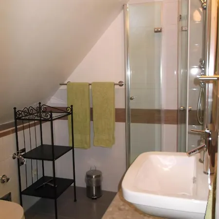 Business Apartment *