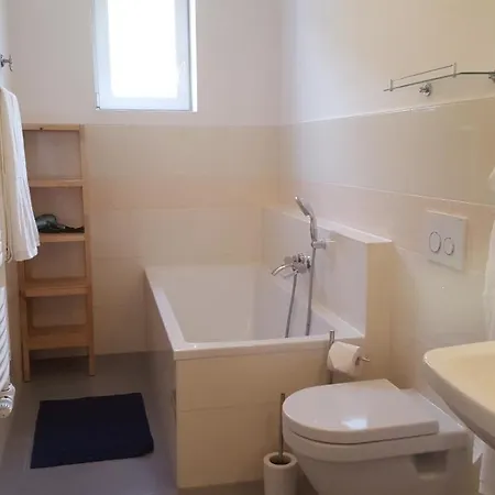 Business Apartment *